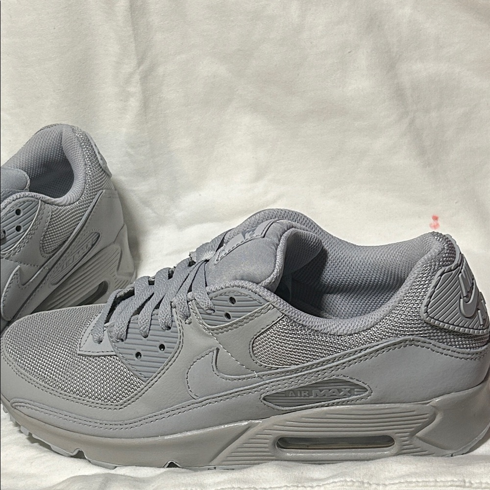 Nike Air Max 90 Size 10.5 men’s (NWOB)